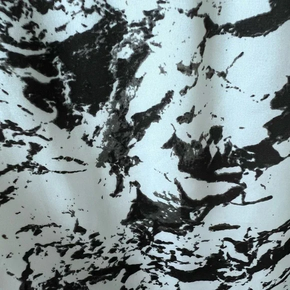 Vince Camuto Twist Front Long Sleeved Blouse Black and White Marble Print - Picture 4 of 6